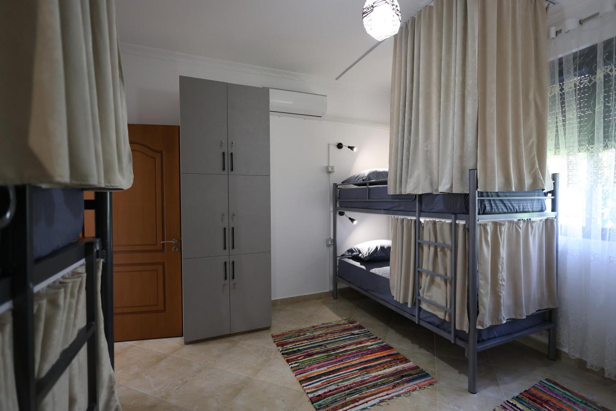Baza Hostel - Swimming Pool Берат Экстерьер фото
